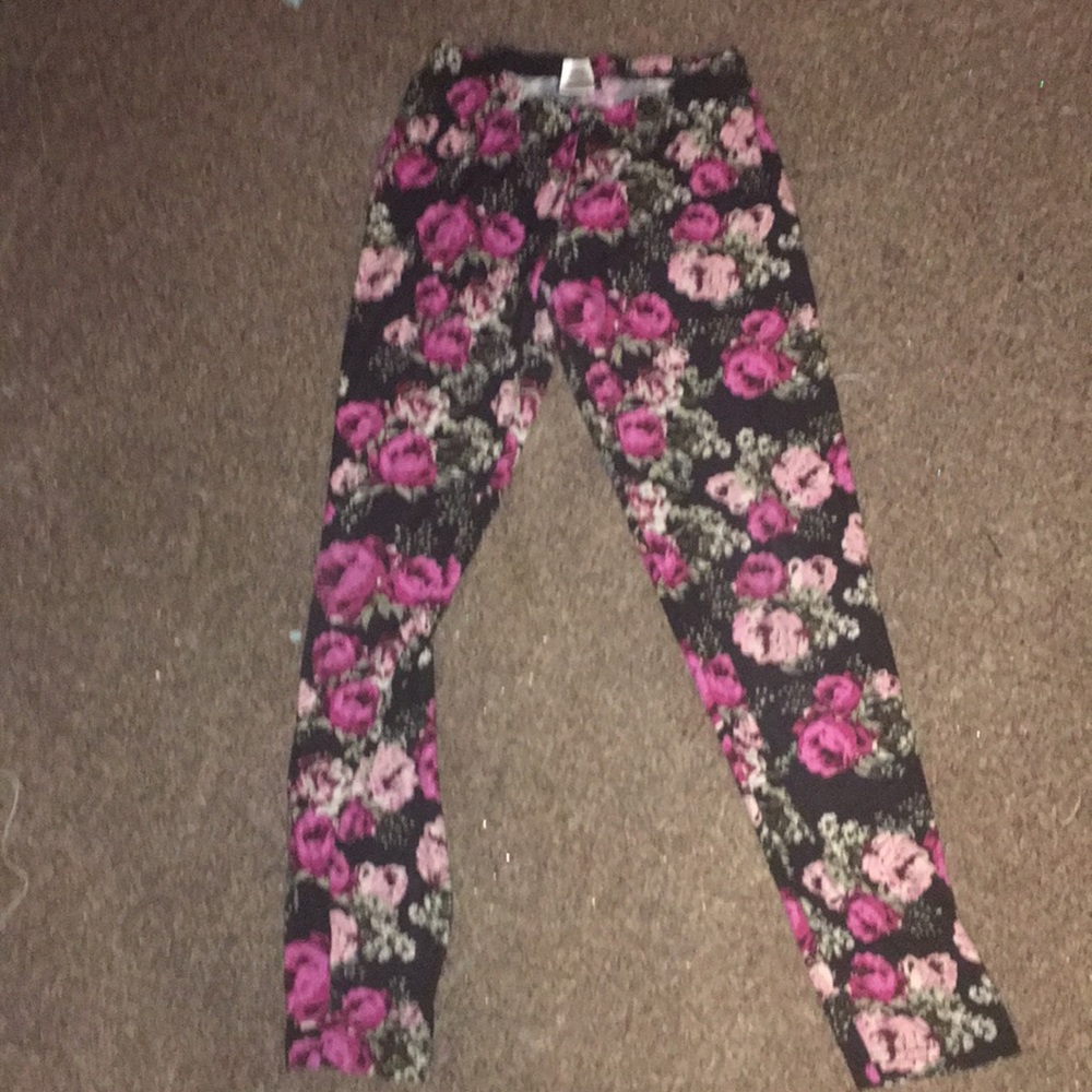Crop leggings.
